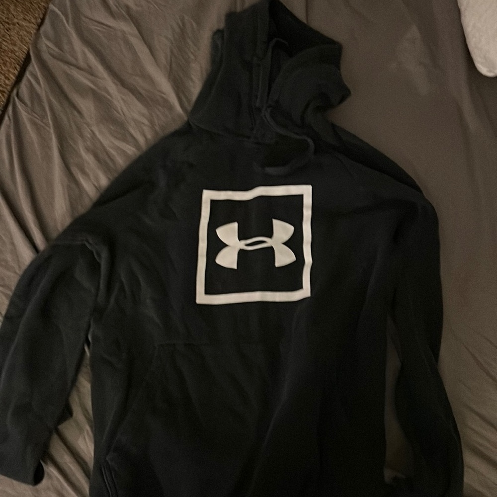 black under armor hoodie